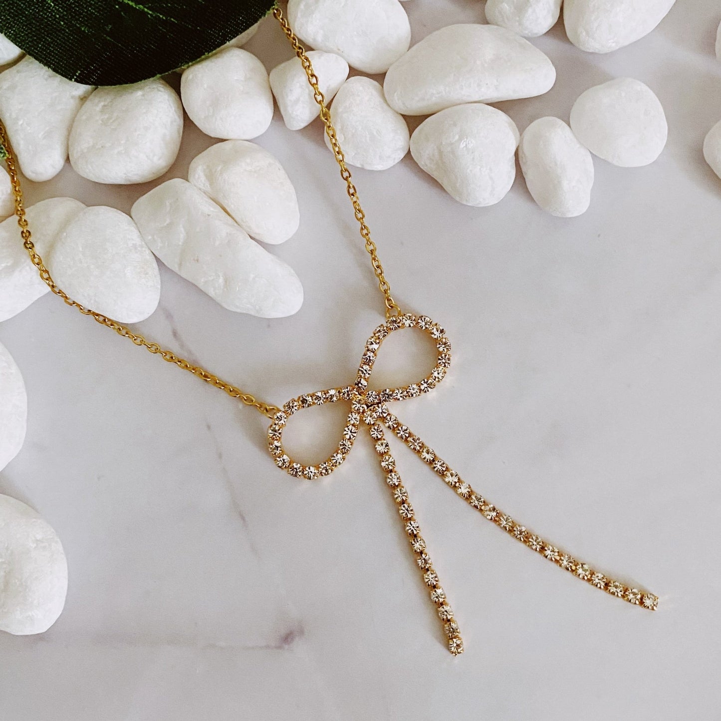 Adorable Shine Bow Necklace - Glam Gurls
