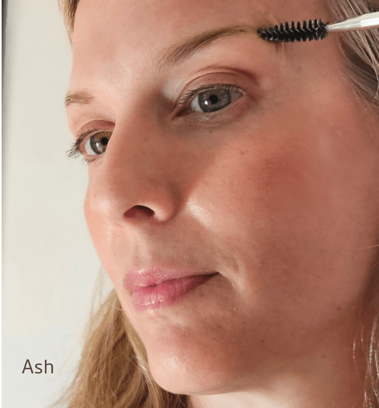 Brow Wax - Tame, Tint & Grow - Glam Gurls